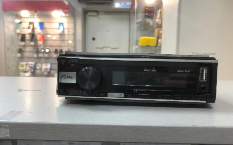 Автомагнитола Aura AMH-600BT