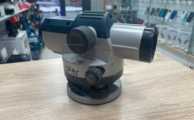 Оптический нивелир Bosch GOL 20D