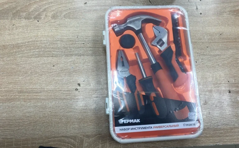 Набор инструментов Ермак 17 предметов 736-178