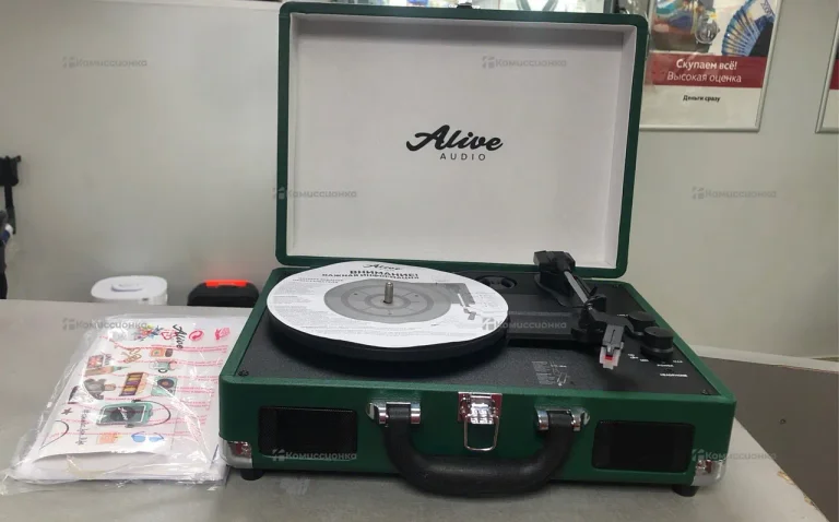 Виниловый проигрыватель Alive clam