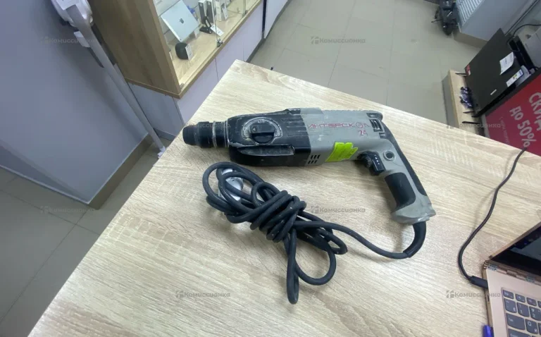 Перфоратор Интерскол П-24/700ЭР