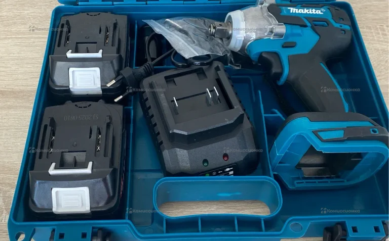 Гайковерт аккумуляторный Makita