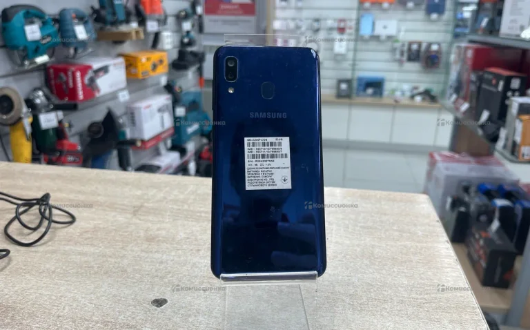 Samsung Galaxy A20 3/32 ГБ