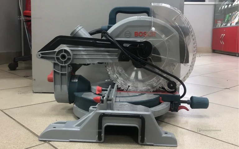 Торцовочная пила Bosch GCM 216