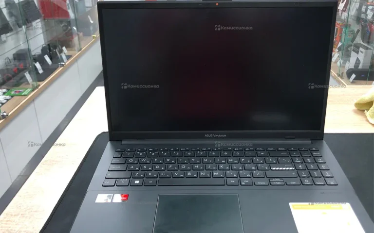 Ноутбук  ASUS Vivobook E1504FA