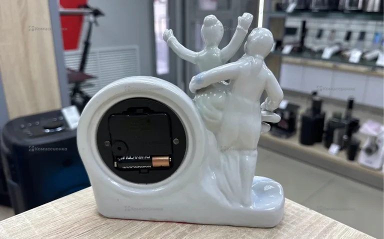 Часы  Фарфоровые