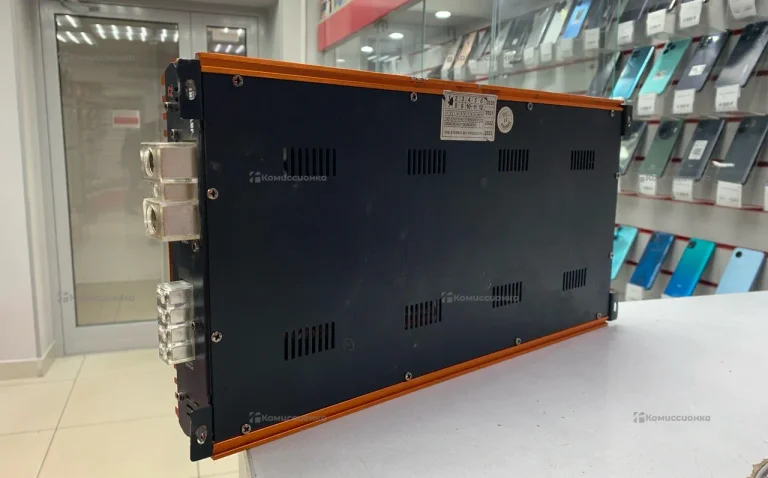 Усилитель  GRYPHONE 1*2500W