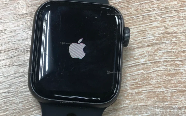 Часы  Apple Watch Series 4 40mm