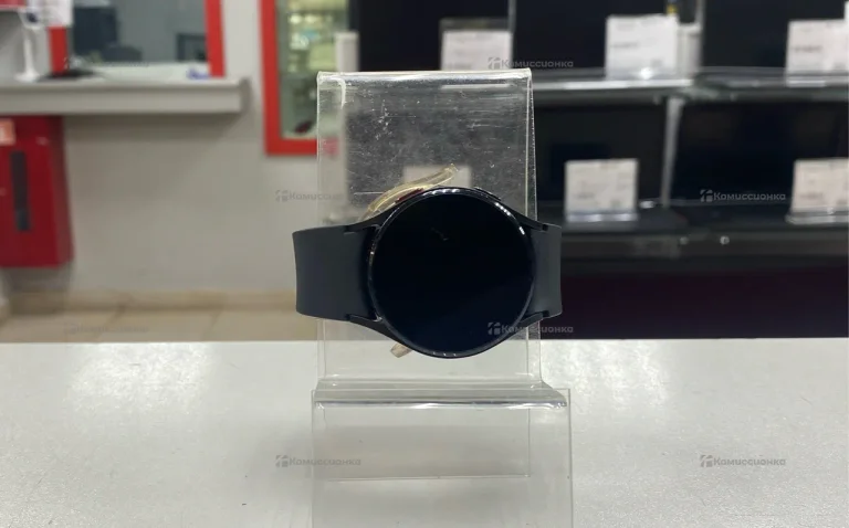 Часы  Samsung Galaxy Watch 4