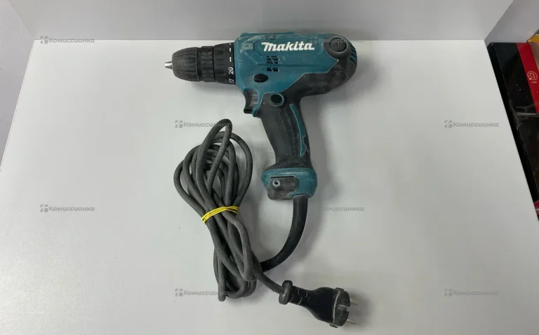Сетевая дрель-шуруповерт Makita DF0300
