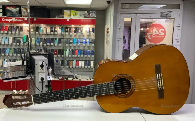 Гитара Yamaha C40
