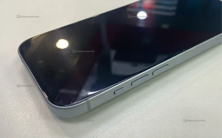 Apple iPhone 15 6/128 ГБ