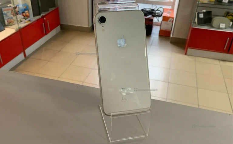 Apple iPhone XR 3/64 ГБ