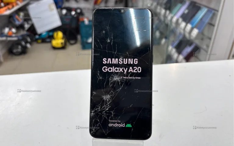 Samsung Galaxy A20 3/32 ГБ
