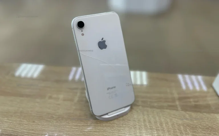 Apple iPhone XR 3/64 ГБ