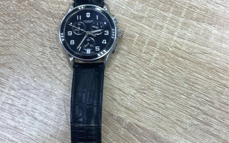 Часы Victorinox