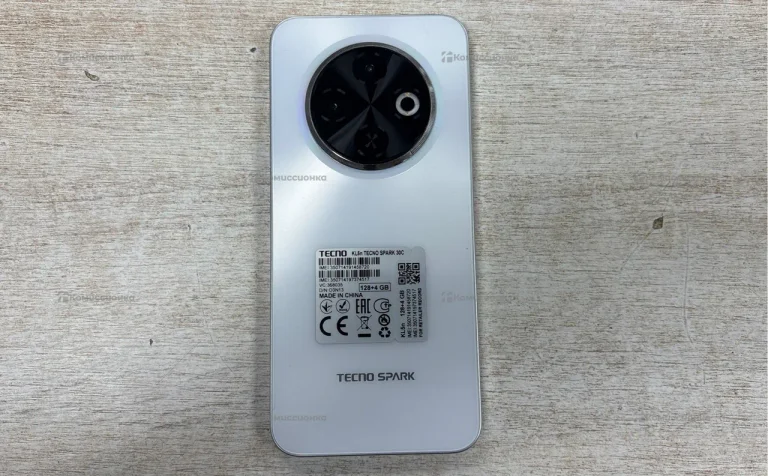 Tecno Spark 30C 4/128 ГБ