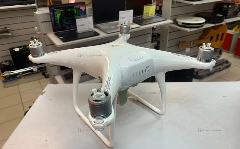 Квадрокоптер DJI Phantom 4 Advanced