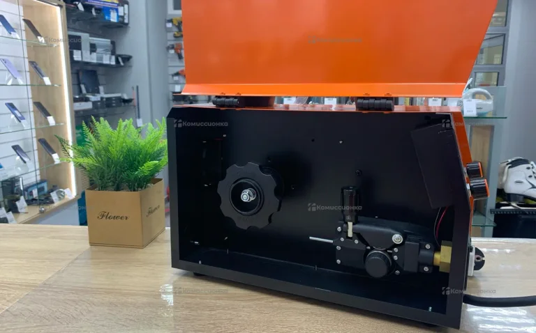 Сварочный плуавтомат HANDTEK MIG 250