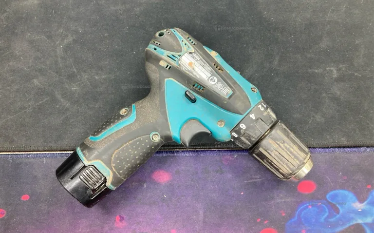 Дрель-шуруповерт makita DF330D