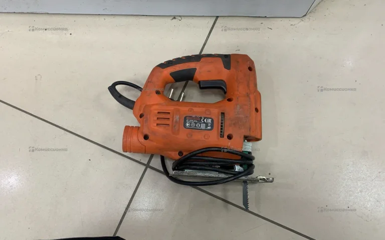 Электролобзик  black+decker js20