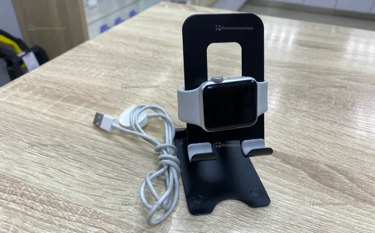 Часы  Apple Watch Series 3 38 mom