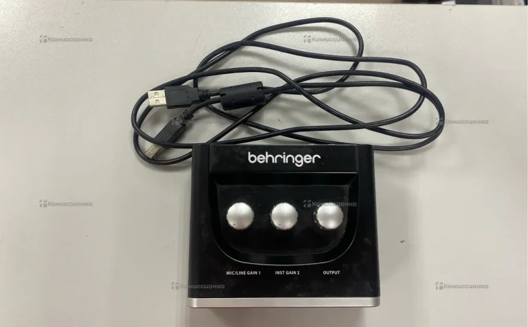 Звуковая карта BEHRINGER U-PHORIA UM2