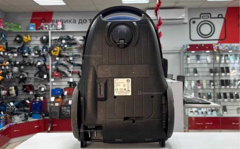 Пылесос  PHILIPS FC8661