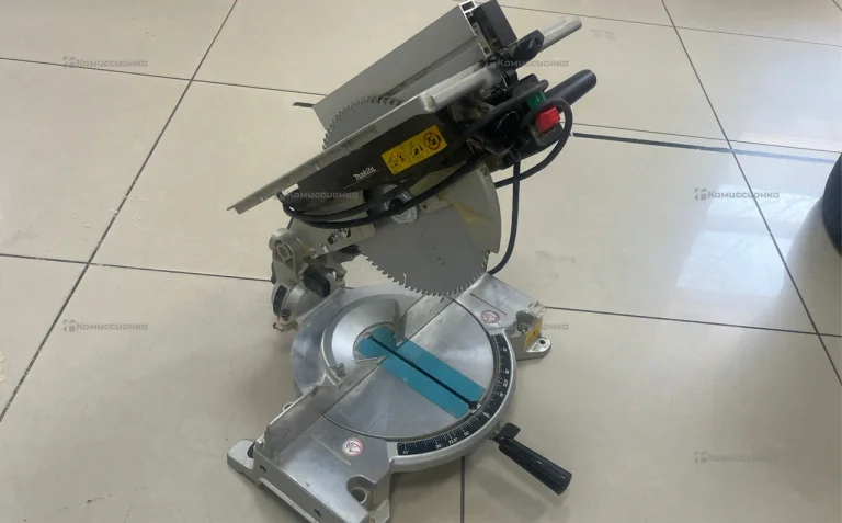 Торцовочная пила makita LH1040