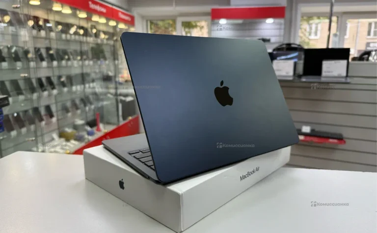 Ноутбук  MacBook Air m2 2022