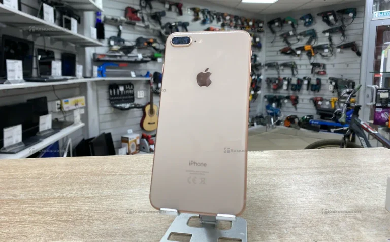 Apple iPhone 8 Plus 3/64 ГБ