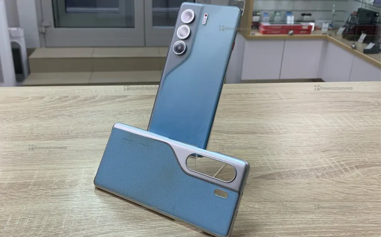 Tecno Camon 40 Pro 8/256 ГБ