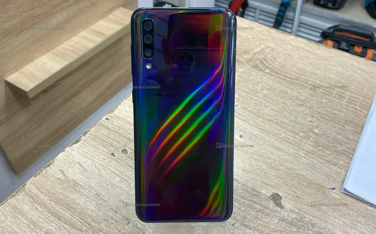 Samsung Galaxy A50 4/64 ГБ
