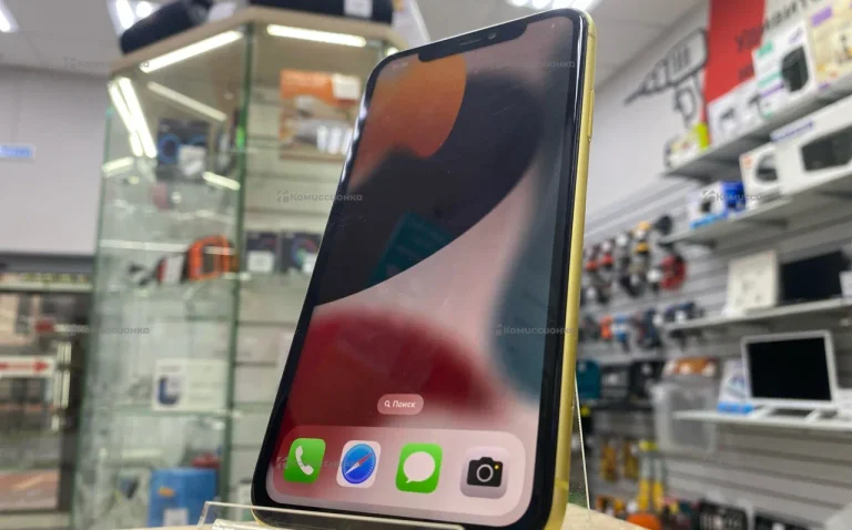 Apple iPhone 11 4/64 ГБ