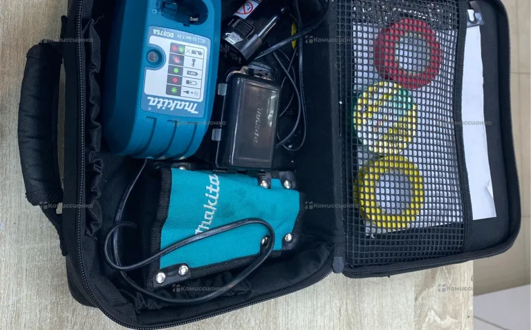 Аккумуляторная отвертка makita TD021DSE