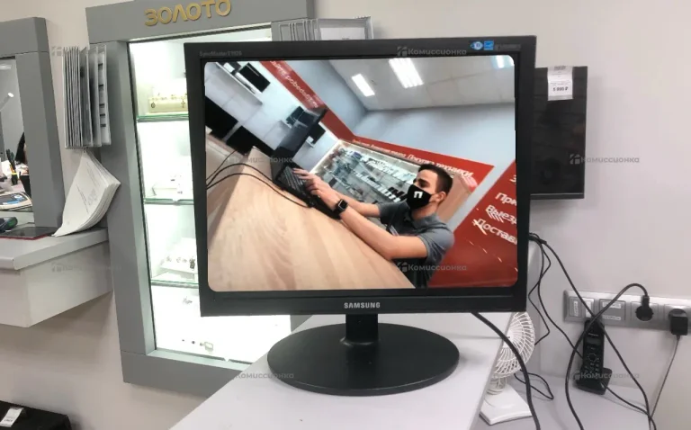 Монитор Samsung SyncMaster E1920NR