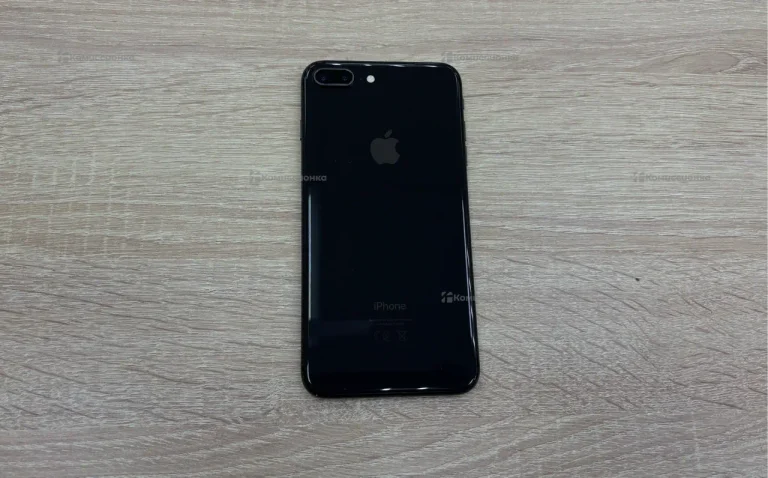 Apple iPhone 8 Plus 3/64 ГБ