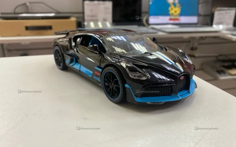 Машинка Bugatti Divo