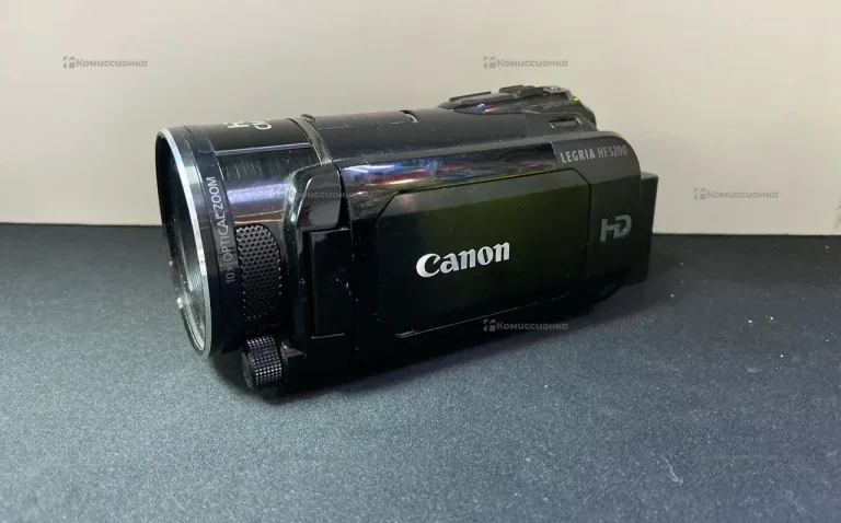 Видеокамера Canon Legria HF S200