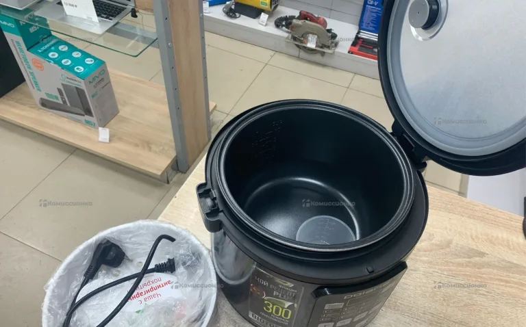 Мультиварка Polaris pmc 0567ad