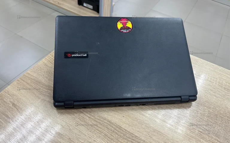 Ноутбук  Packard bell NT15W4