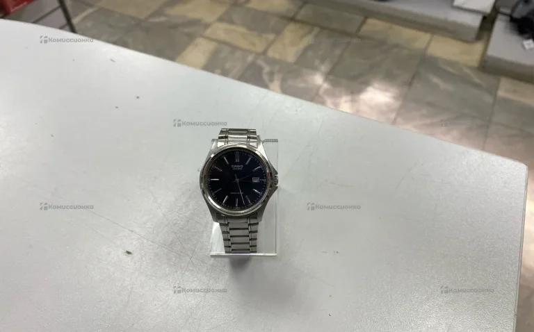 Часы  Casio Quartz