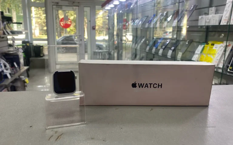 Часы  Apple Watch SE 2024 40mm
