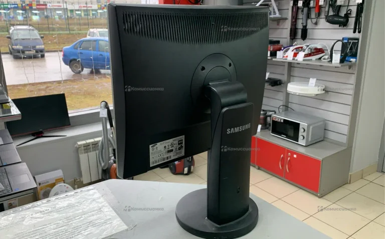 Монитор Samsung SyncMaster 943B