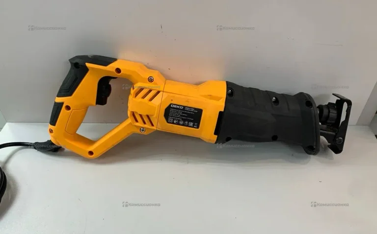 Сабельная пила DEKO DKRS1100V