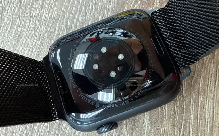 Часы Apple Watch 6 Series Nike