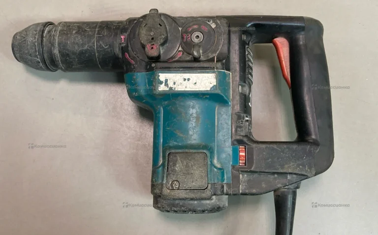 Перфоратор makita HR3000C