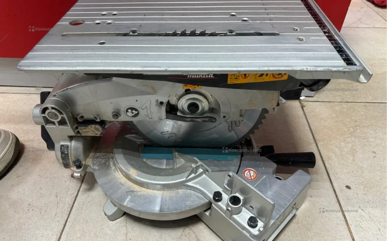 Торцовочная пила makita LH1040F