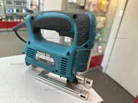электролобзик Makita 4329