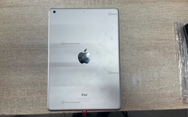 Планшет Apple iPad Air 128Gb Wi-Fi